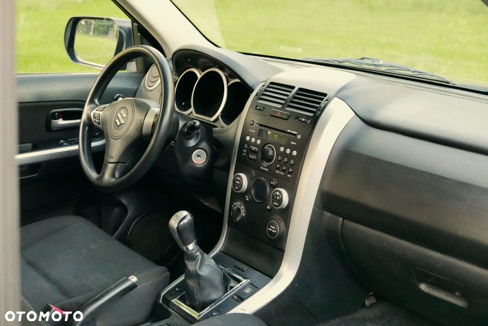 Suzuki Grand Vitara 2.4 Premium - 22