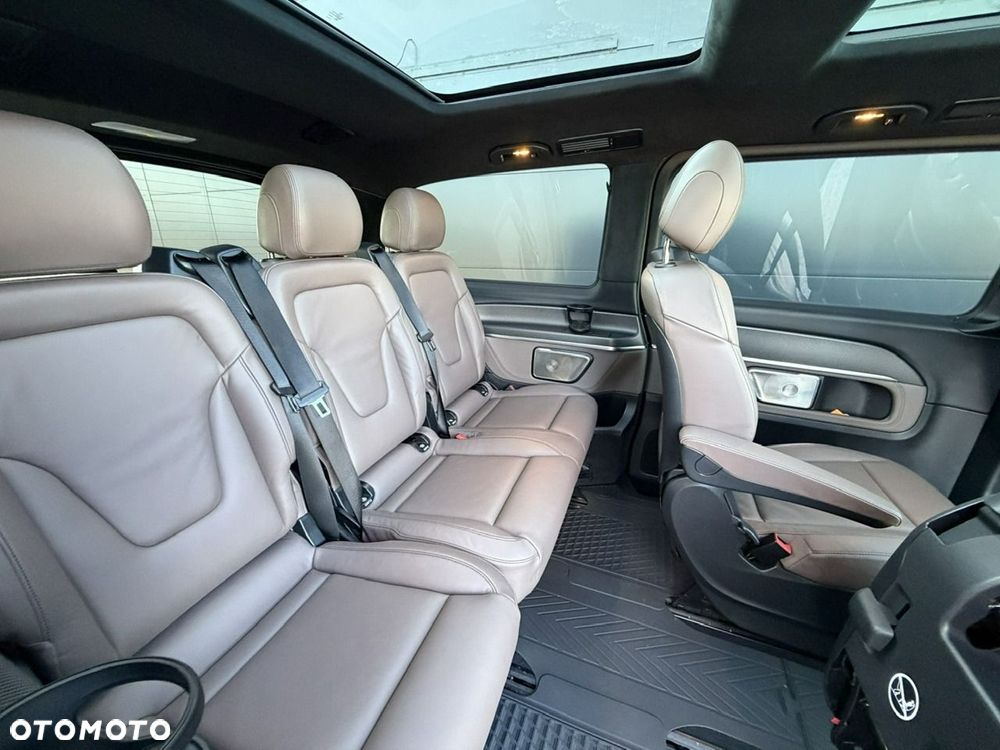 Mercedes-Benz Klasa V 300 d lang 4Matic 9G-TRONIC Exclusive - 31