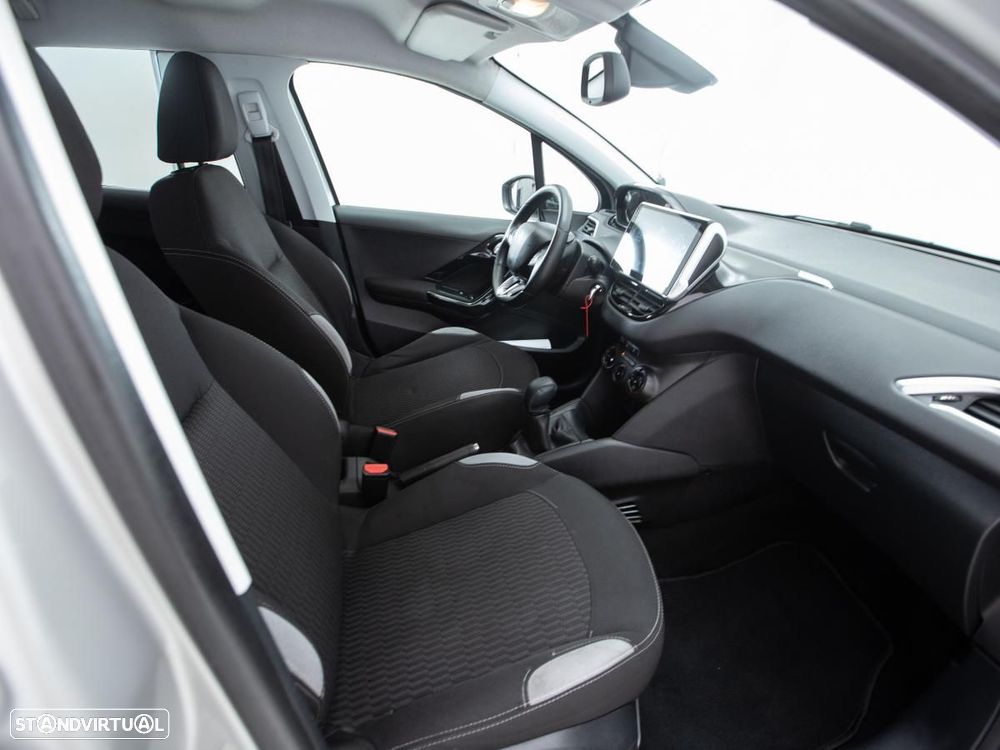 Peugeot 208 - 9