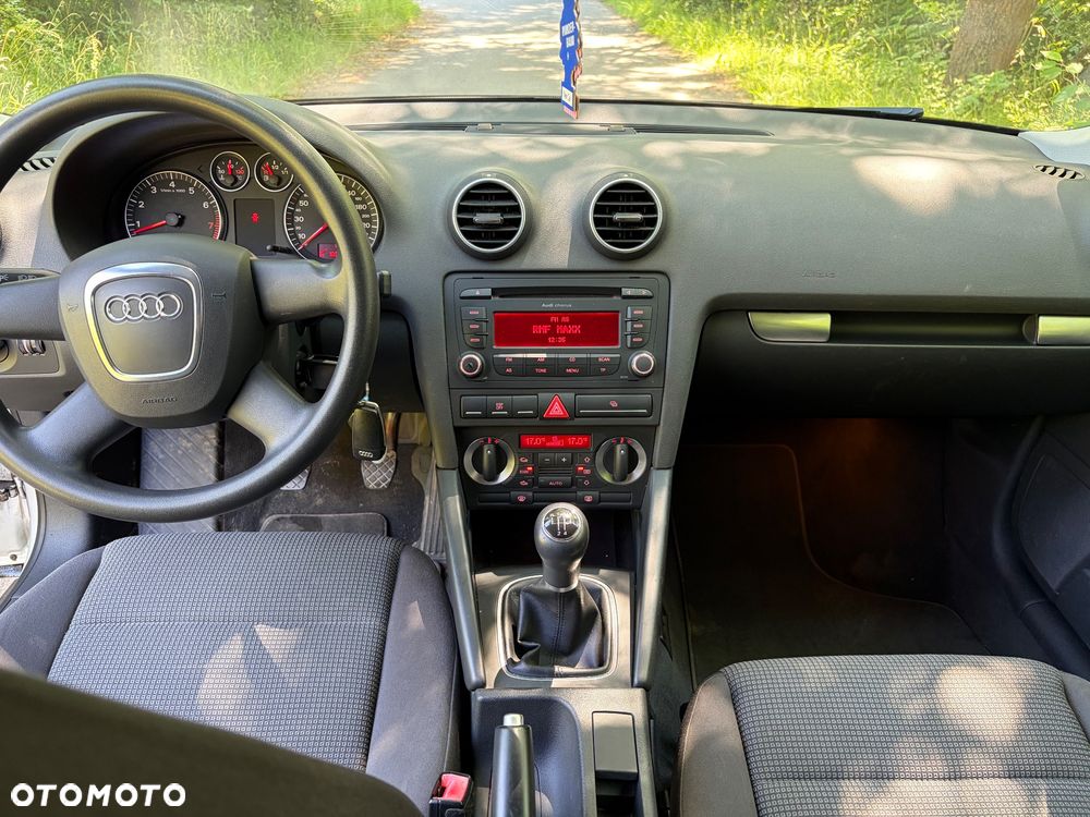 Audi A3 3-drzwiowe 1.6 Attraction - 18