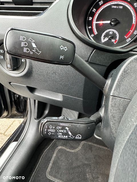 Skoda Octavia 2.0 TDI DSG RS - 7