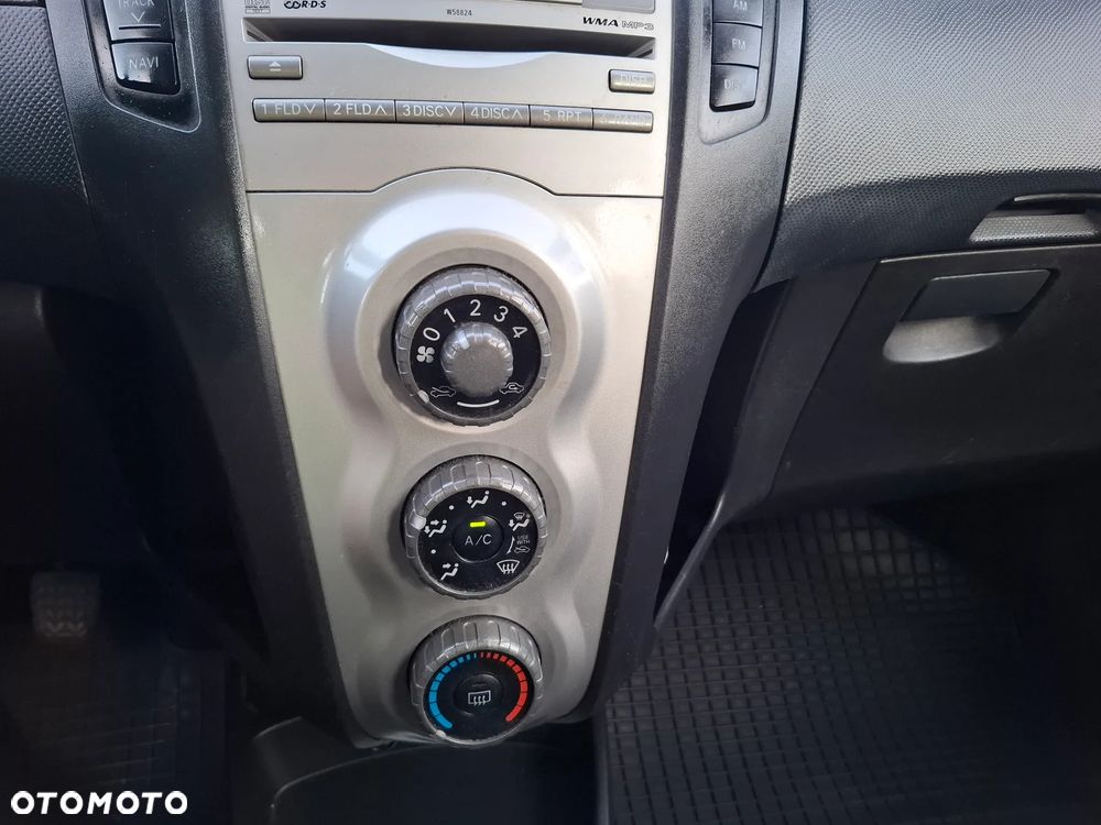Toyota Yaris 1.4 D-4D Sol - 11