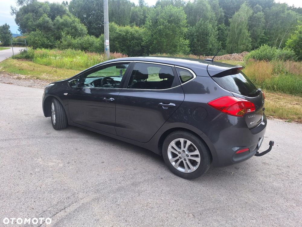 Kia Ceed - 9