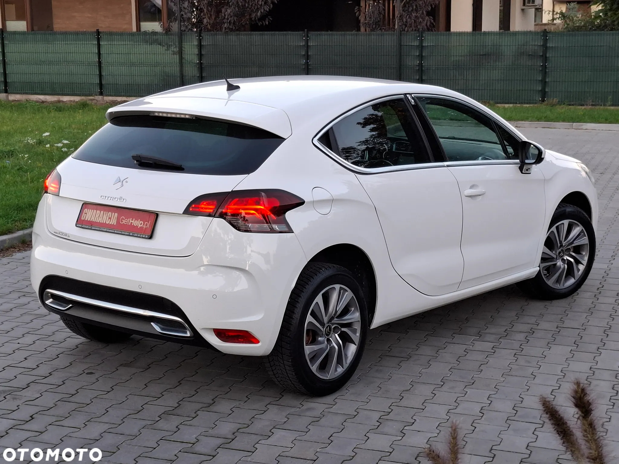 Citroën DS4 e-HDi 115 SoChic - 12