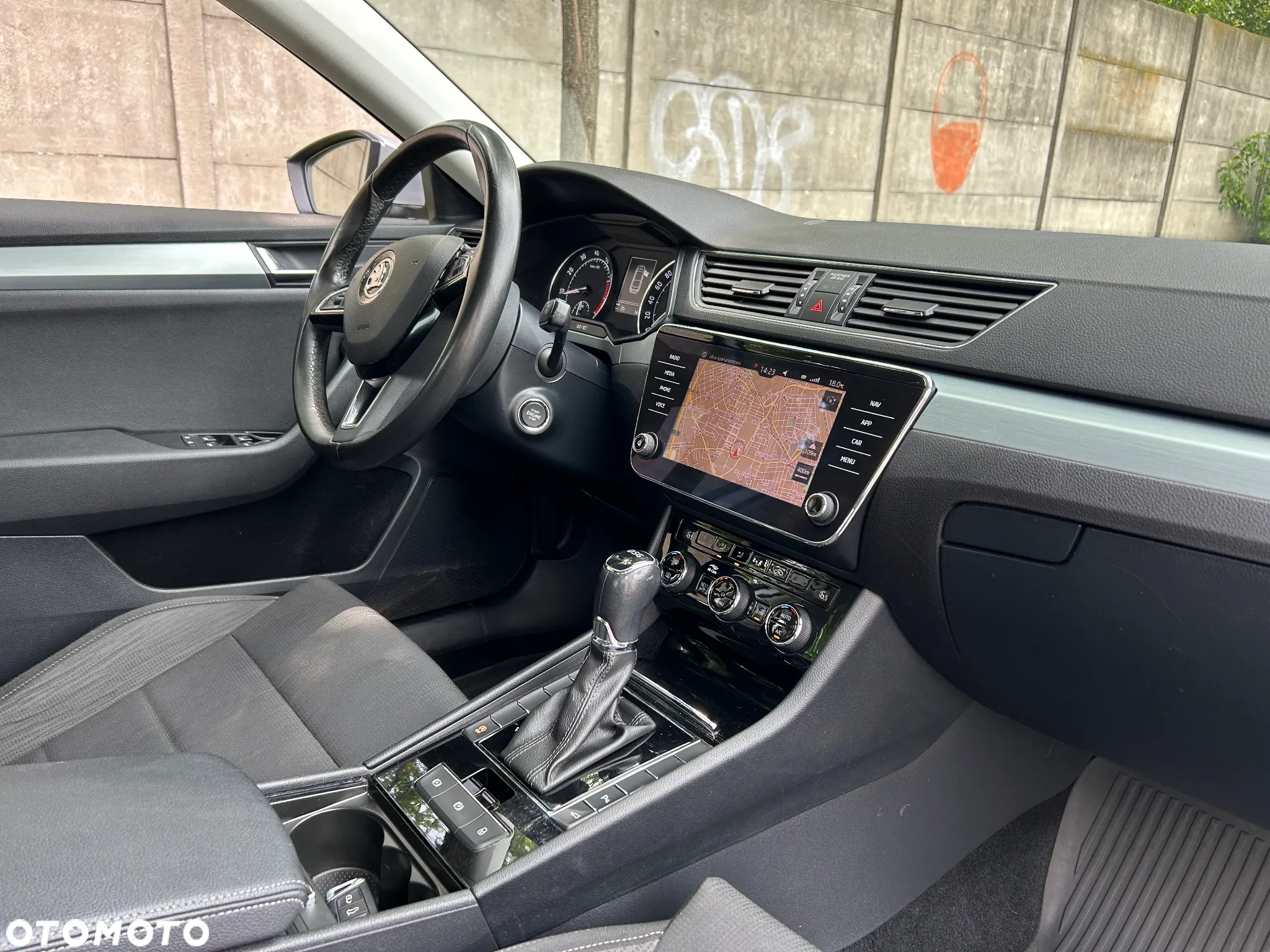 Skoda Superb 1.8 TSI Ambition DSG - 28