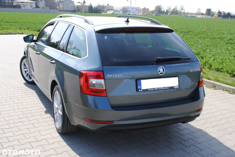 Skoda Octavia 1.5 TSI ACT Style DSG - 4