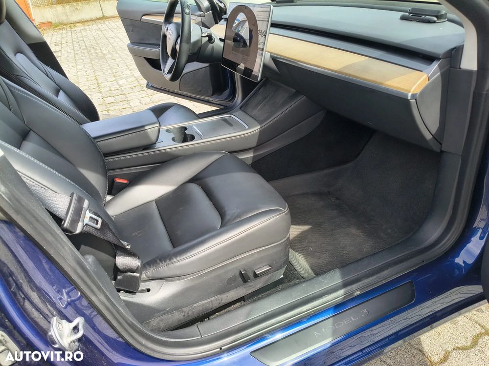 Tesla Model 3 - 9