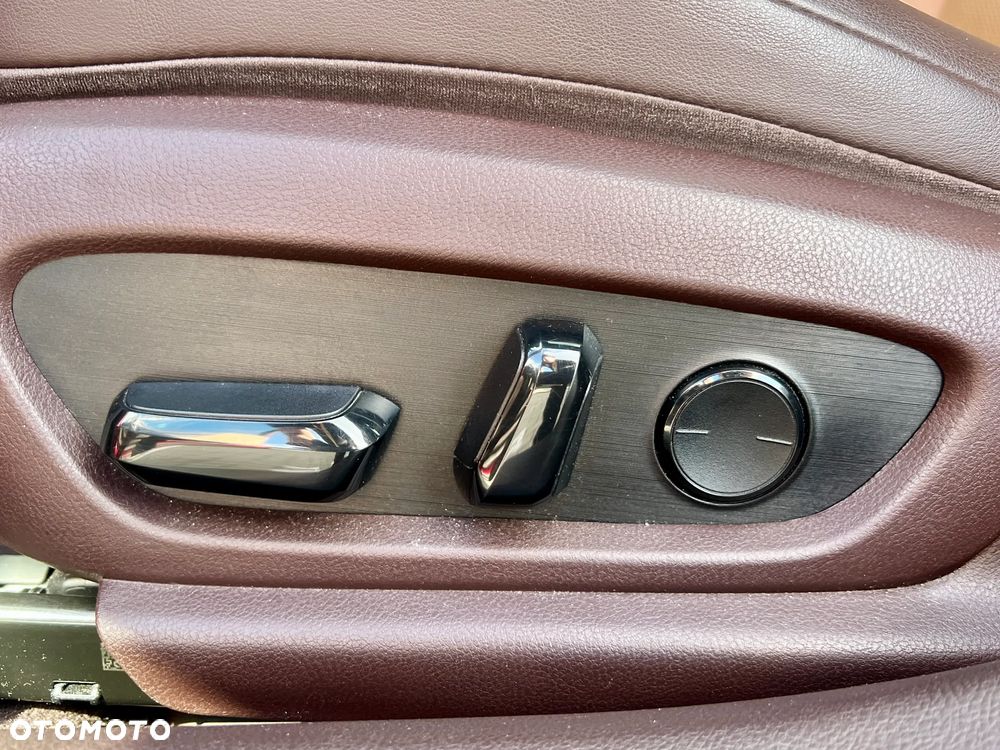 Lexus ES 300h F Sport - 21