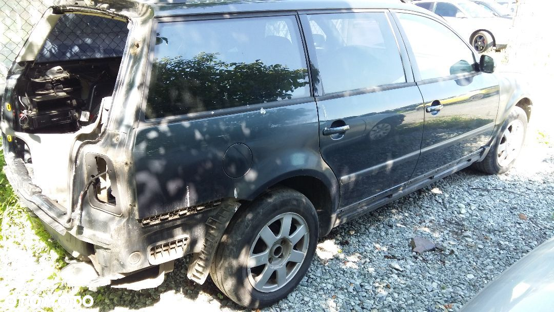 Części VW Volkswagen Passat B5 kombi 1.9 116KM automat szary - 4
