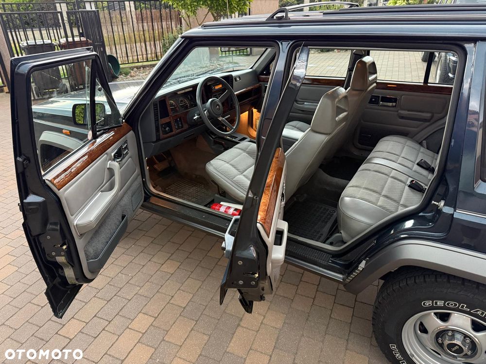 Jeep Cherokee - 5