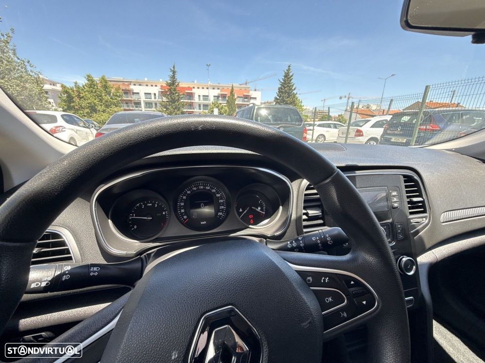 Renault Mégane 1.5 Blue dCi Intens - 7