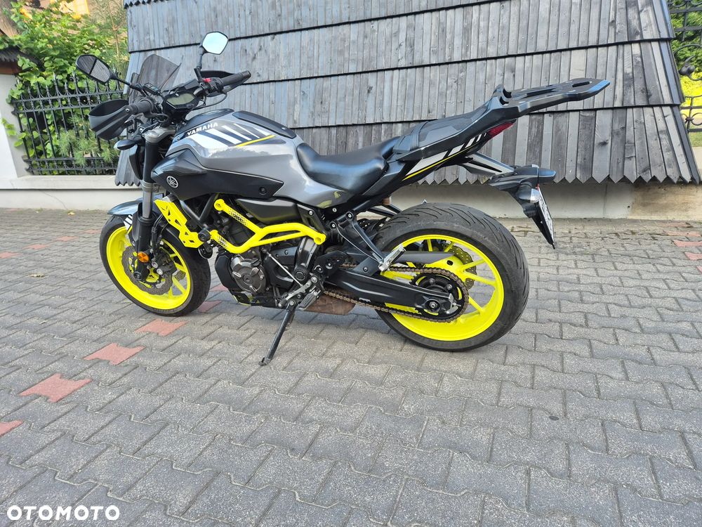 Yamaha MT - 7