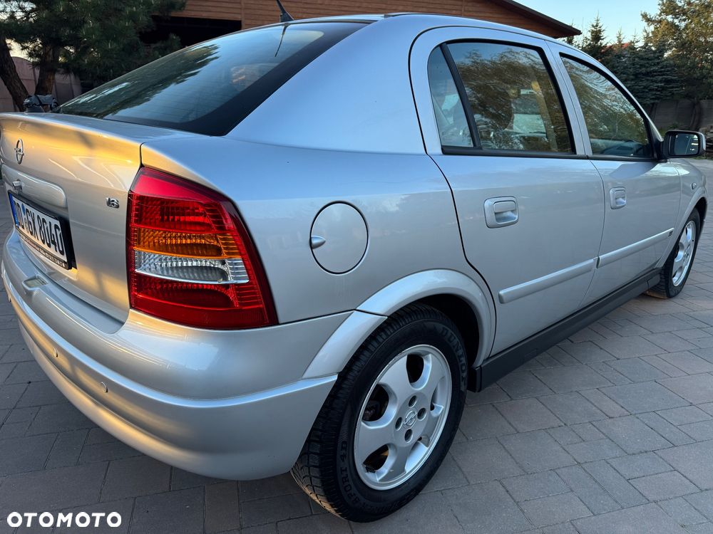 Opel Astra 1.6 Elegance Easytronic - 4