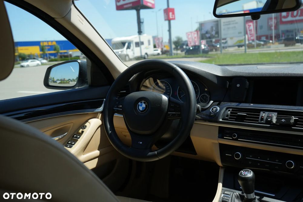 BMW Seria 5 520i - 37