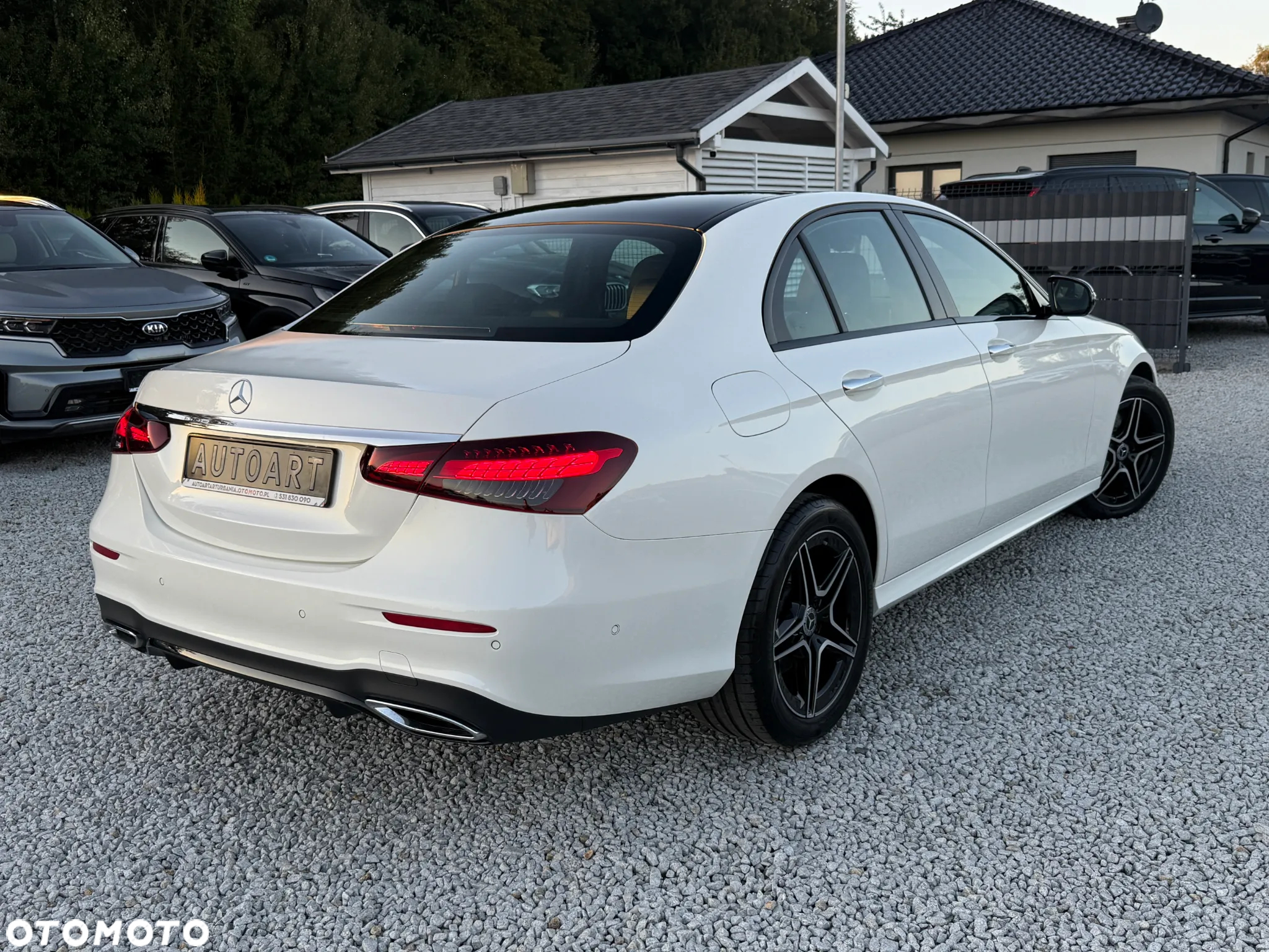 Mercedes-Benz Klasa E 220 d 4Matic T 9G-TRONIC AMG Line - 15