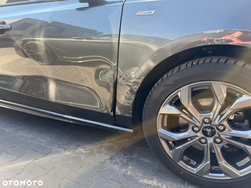 Ford Focus 1.0 EcoBoost mHEV ST-Line X - 31