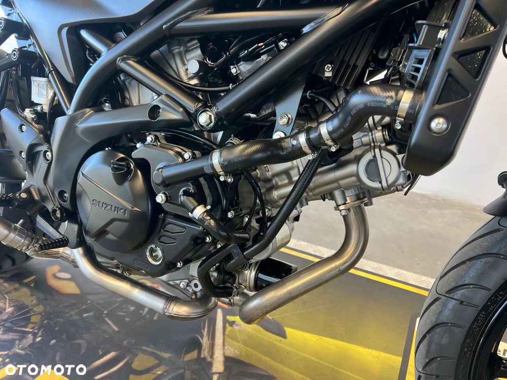 Suzuki SV - 25