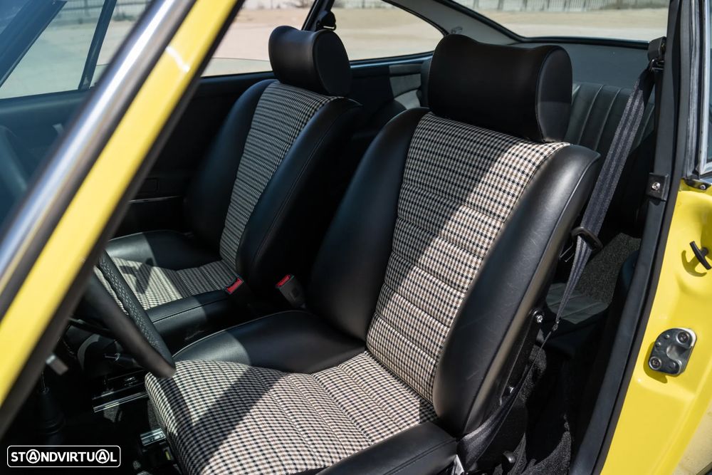 Porsche 911 Série F - 27