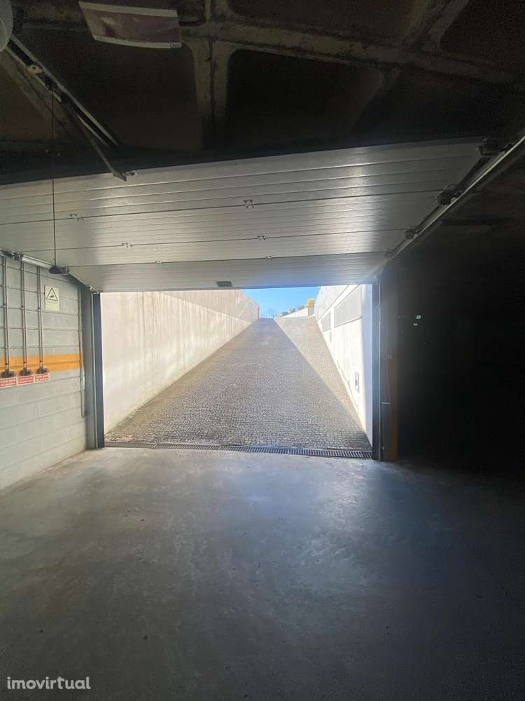 Arrenda-se 1 Lugar de Garagem – Bessa, Porto - Grande imagem: 3/11