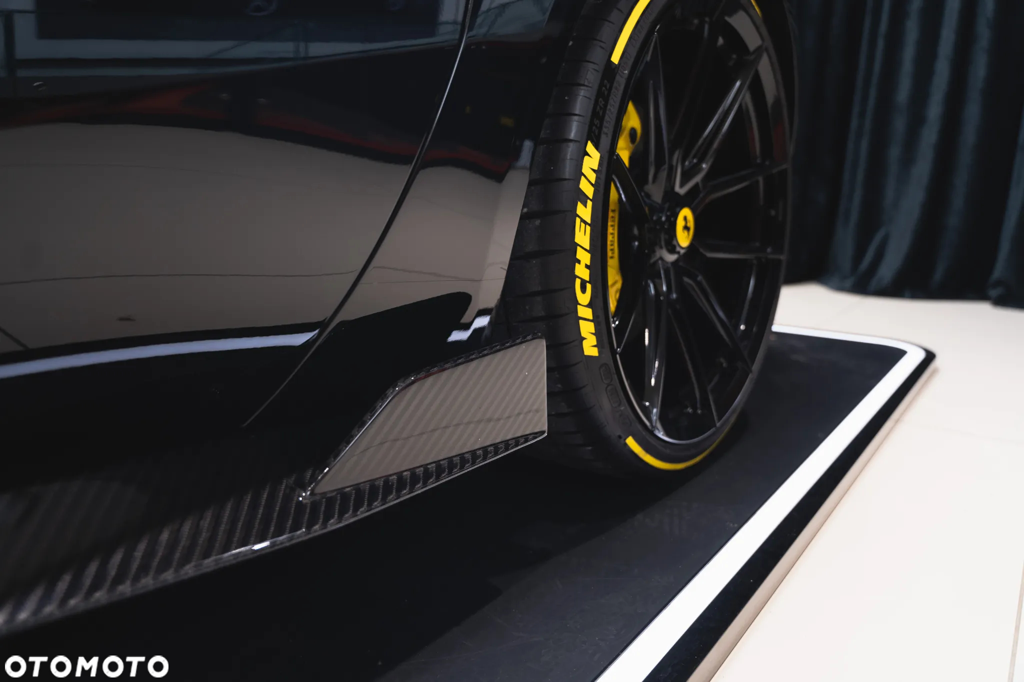 Ferrari 812 Superfast - 23