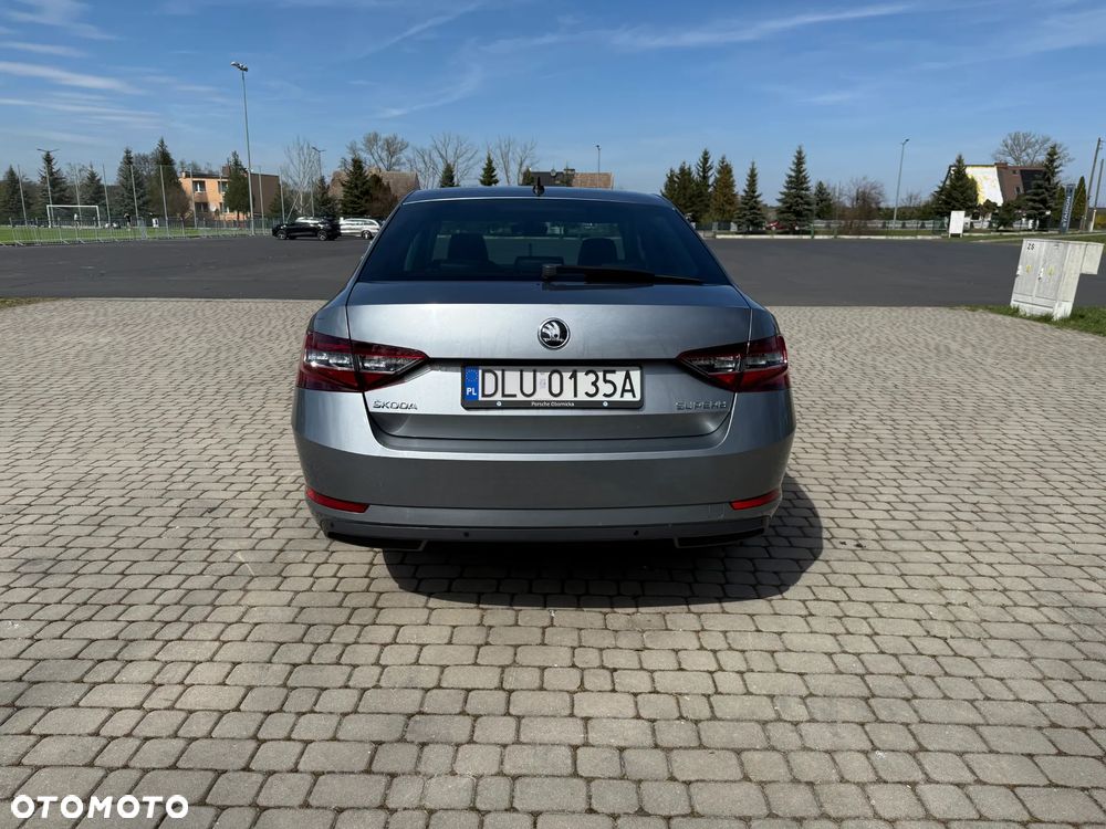 Skoda Superb 2.0 TSI Ambition DSG - 5