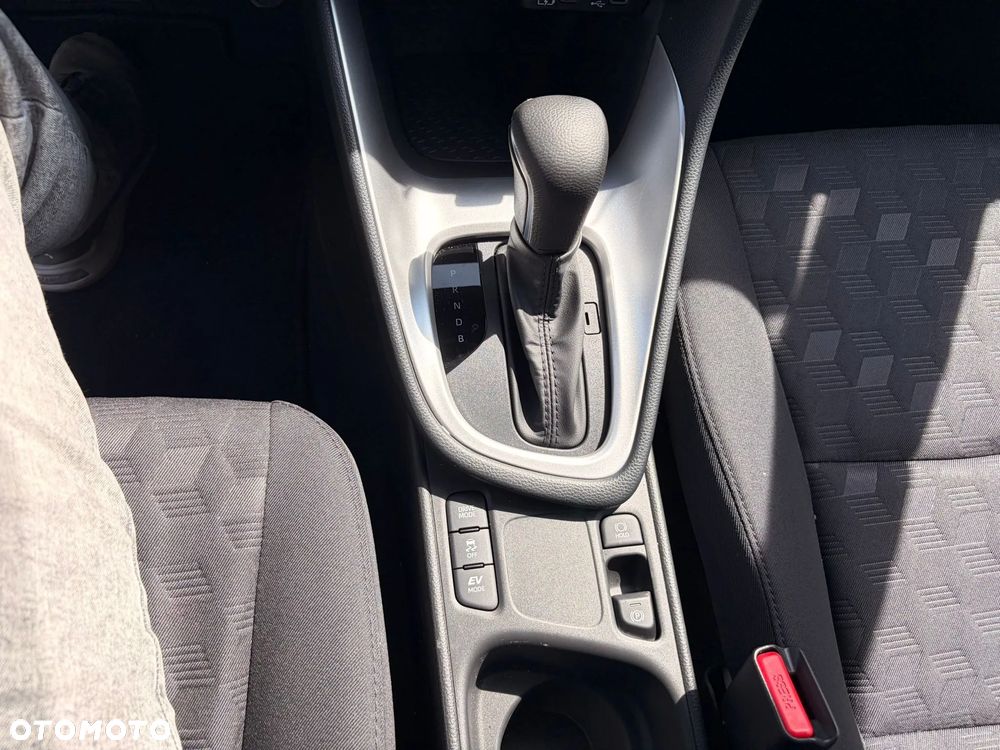 Toyota Yaris - 8