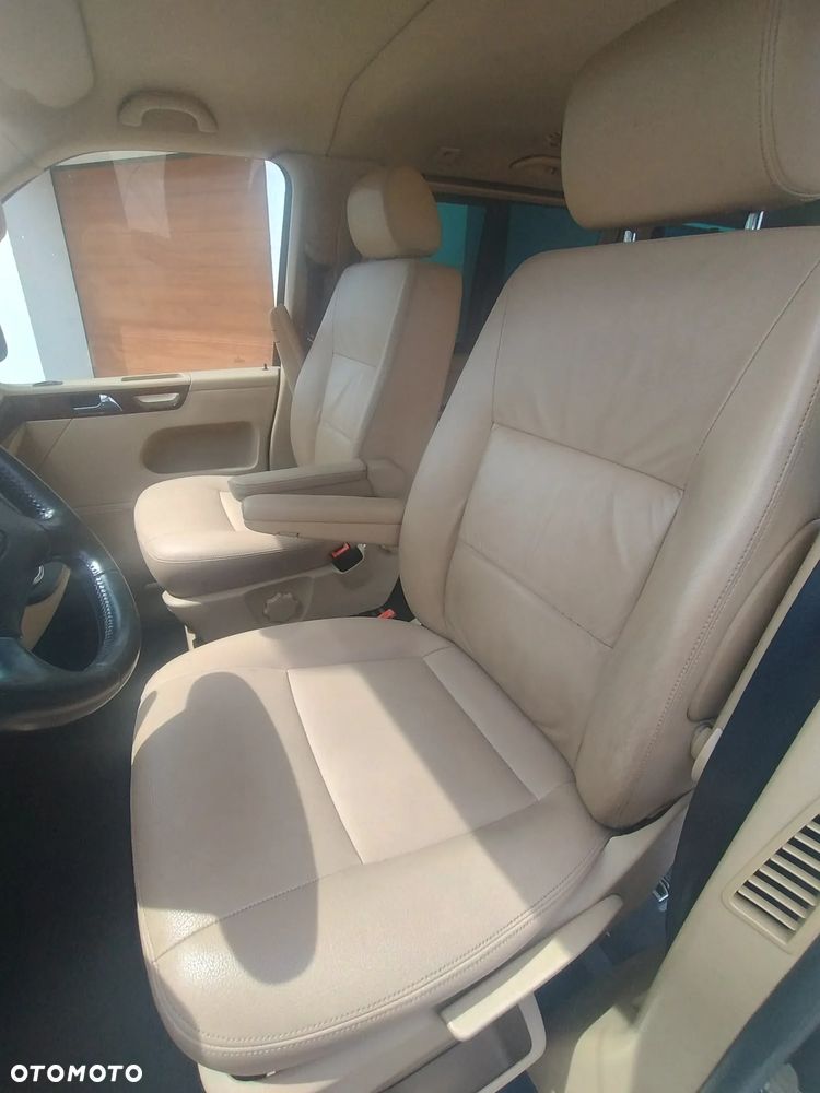Volkswagen Multivan - 8