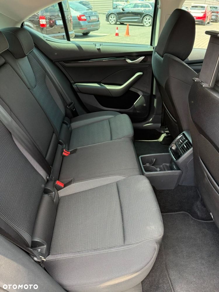Skoda Octavia 1.5 TSI mHEV Selection DSG - 28