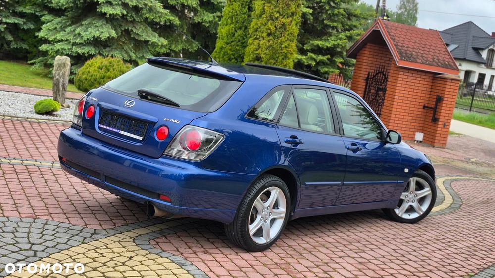 Lexus IS - 5