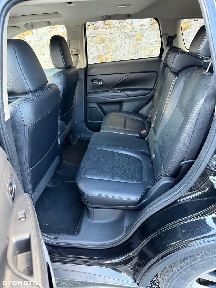 Mitsubishi Outlander 2.0 Intense + 4WD CVT - 9