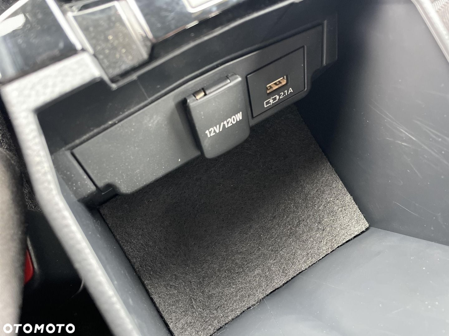 Toyota Corolla - 24
