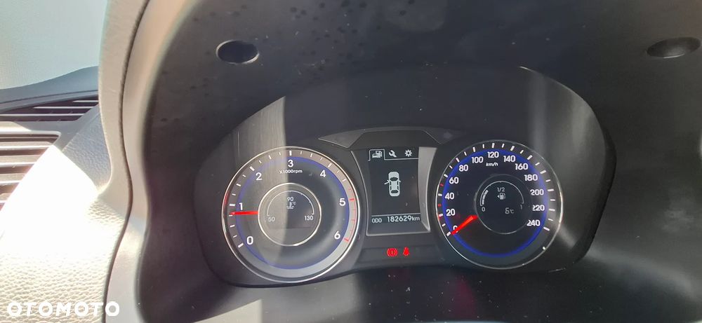 Hyundai i40 Kombi blue 1.6 CRDi Space Plus - 14