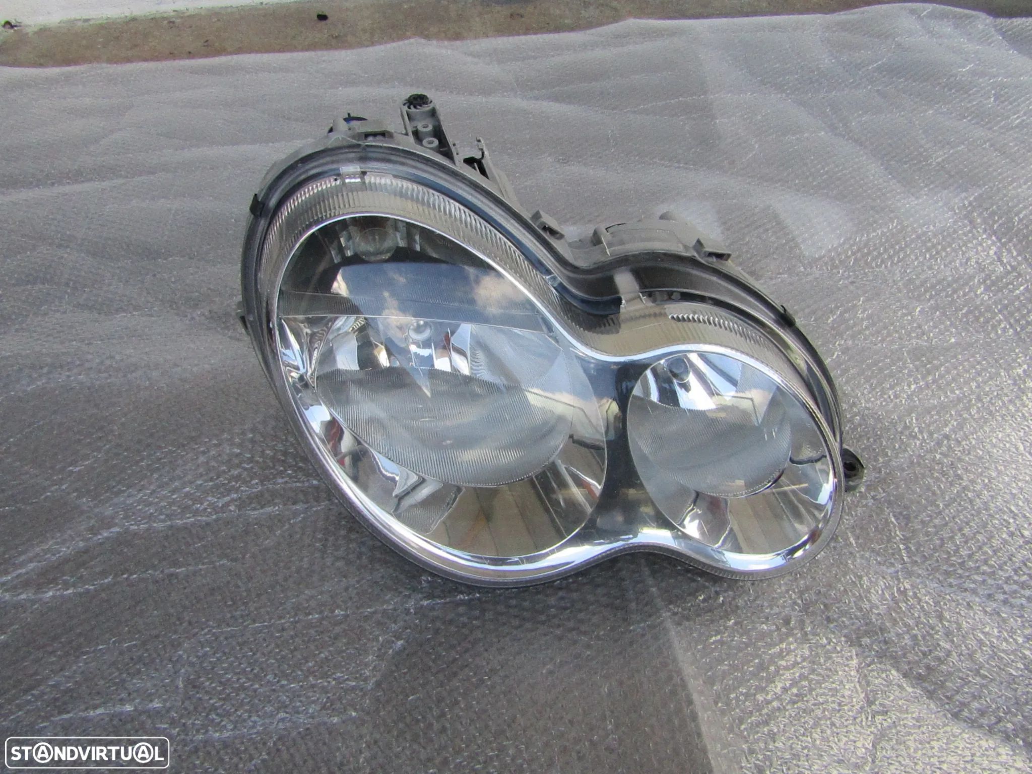 Farol direito Mercedes Class C , w203 ano 2003 a 2008 (original) - 1