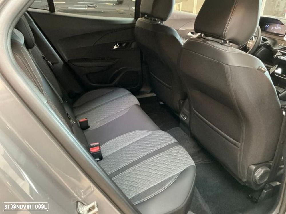 Peugeot 2008 1.2 PureTech Allure EAT8 - 5