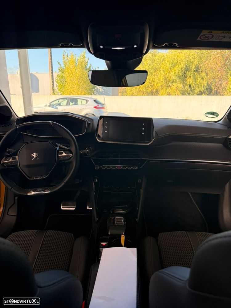 Peugeot e-208 - 8