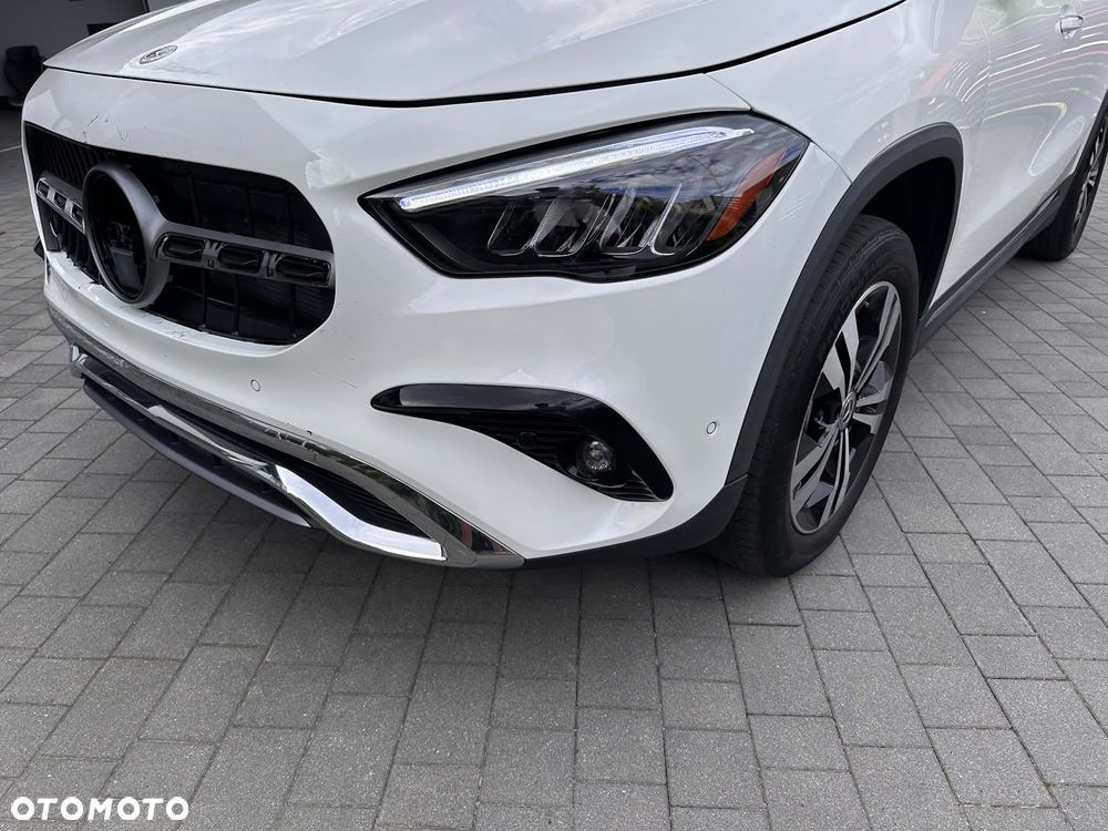 Mercedes-Benz GLA 250 4Matic 8G-DCT EDITION 2022 - 22