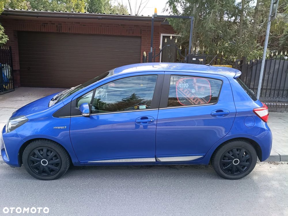 Toyota Yaris Hybrid 100 Dynamic - 6