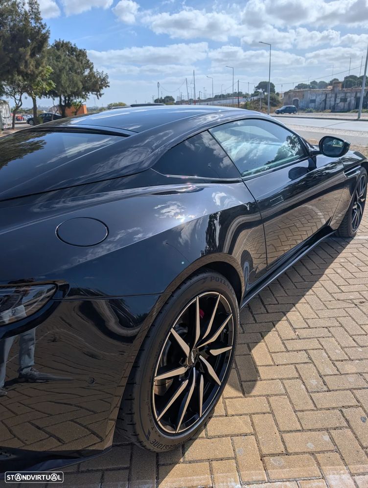 Aston Martin DB11 Coupé V8 Auto - 6