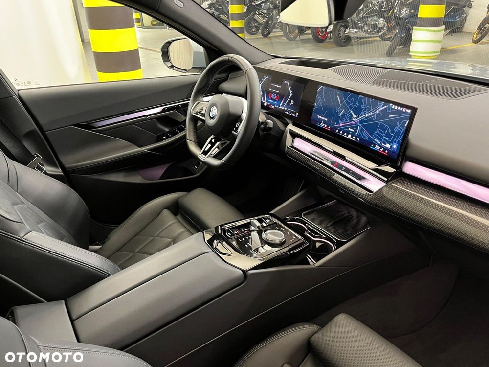 BMW Seria 5 520d xDrive mHEV M Sport - 38