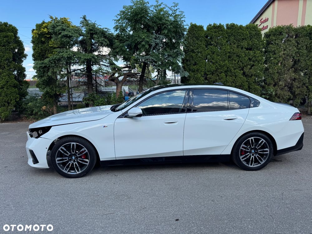 BMW Seria 5 520d xDrive mHEV M Sport - 37