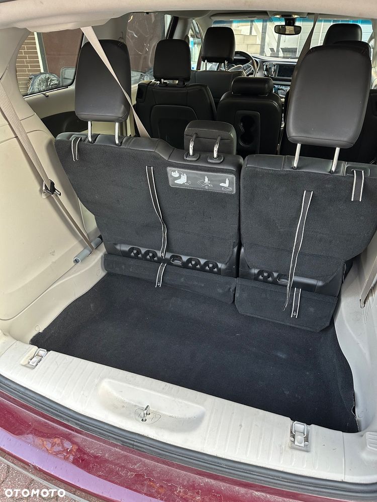 Chrysler Pacifica - 16