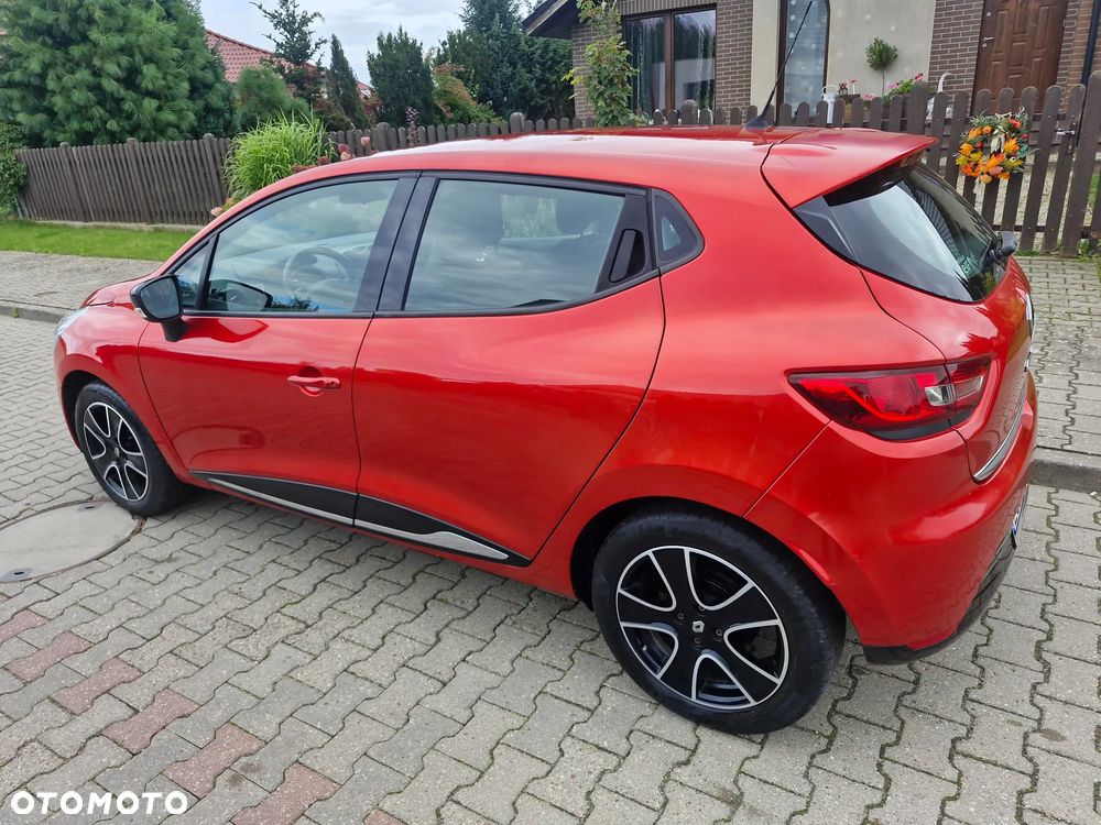 Renault Clio 1.2 16V Limited Plus - 14