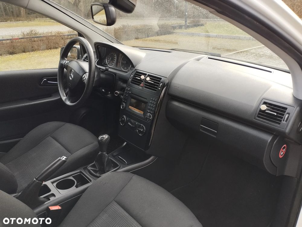 Mercedes-Benz Klasa A 160 CDI Elegance DPF BlueEFFICIENCY - 24
