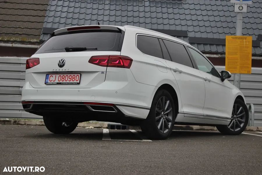 Volkswagen Passat Variant 2.0 TDI DSG (BlueMotion Technology) Highline - 12