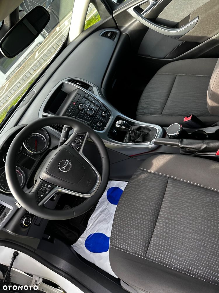 Opel Astra IV GTC 1.6 T Active - 6