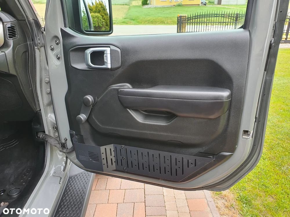 Jeep Wrangler - 26