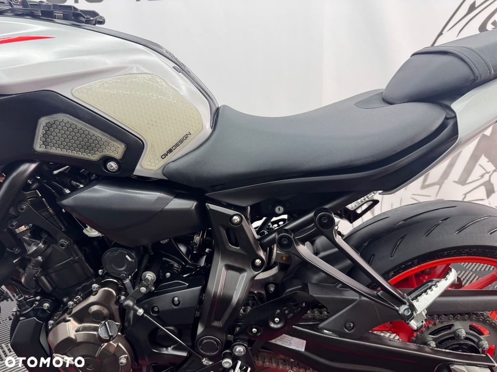 Yamaha MT - 17