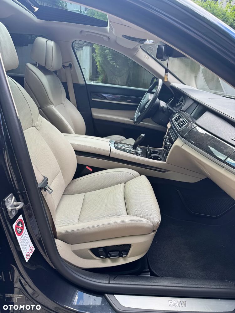 BMW Seria 7 740d xDrive - 13