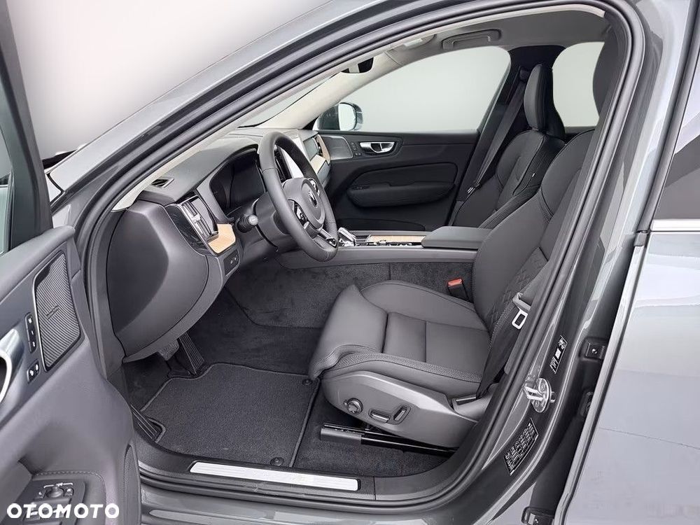 Volvo XC 60 T6 Plug-In Hybrid AWD Plus Bright - 15