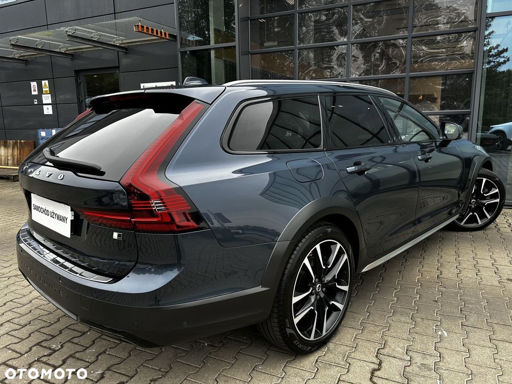 Volvo V90 Cross Country - 8